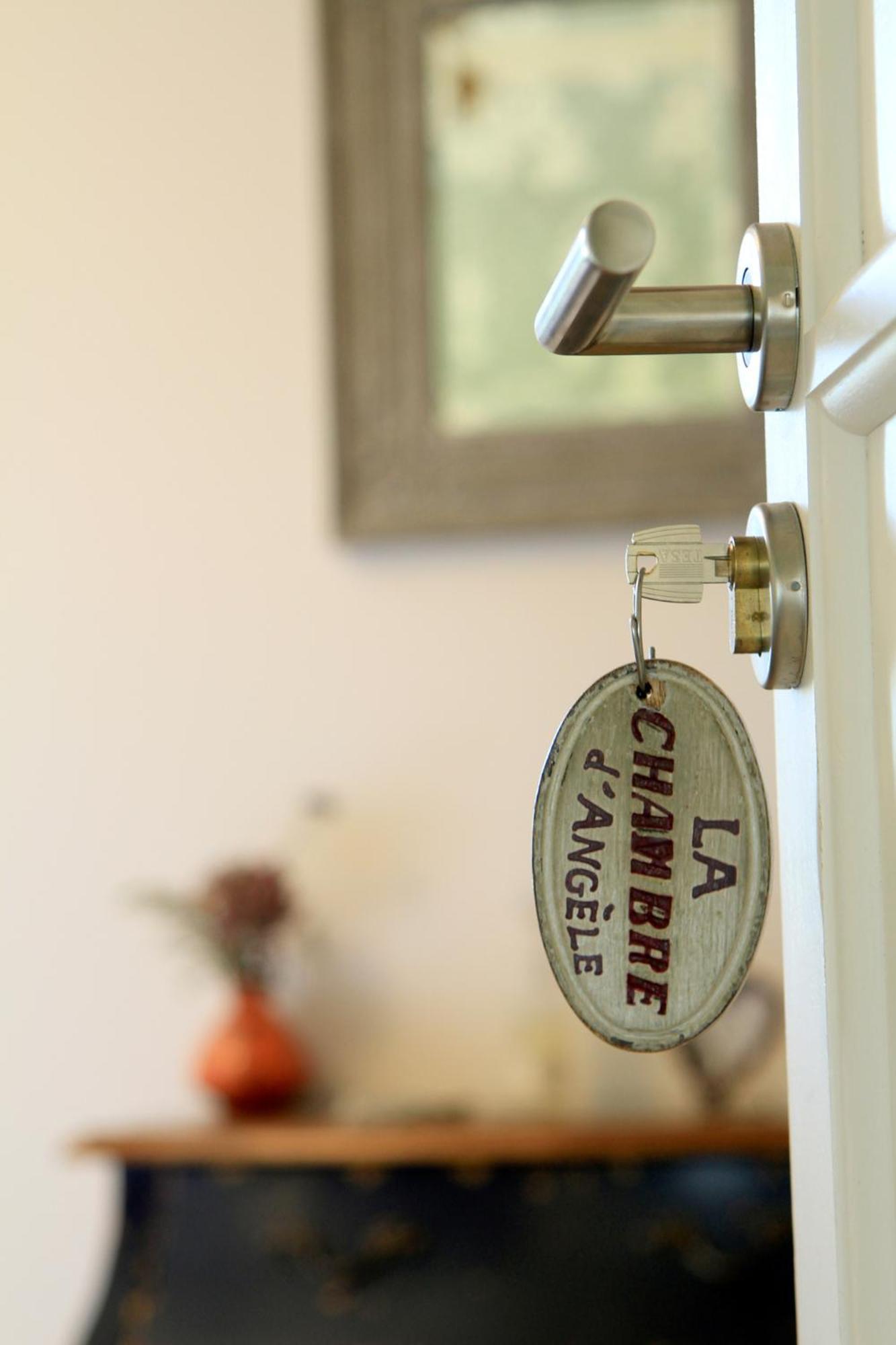 Maison D'Hotes La Maison De Leopold Terrasson Ngoại thất bức ảnh